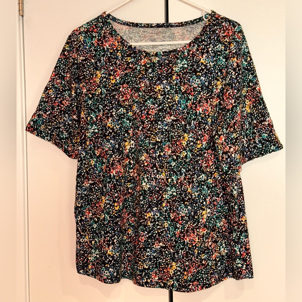 Westbound multi colored short sleeved top.  Size 1X